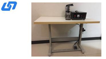 Ultrazvučni generator za zavarivanje ušne petlje na masku